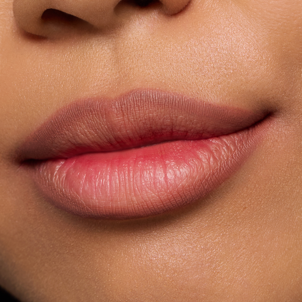 Bild: essence 8h MATTE comfort lipliner 10