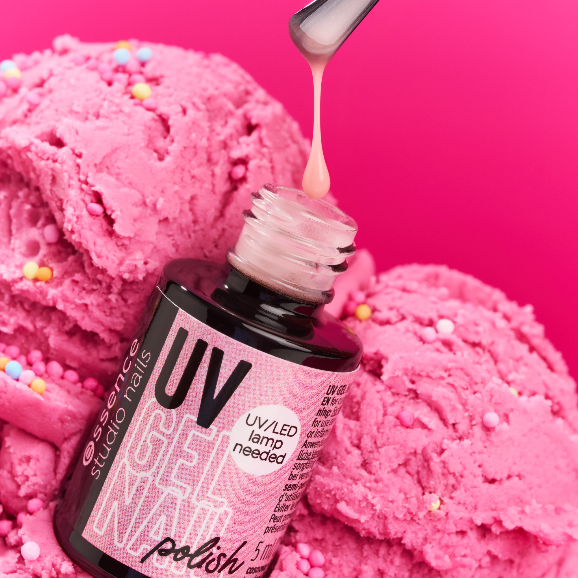 Bild: essence studio nails UV GEL NAIL polish 214