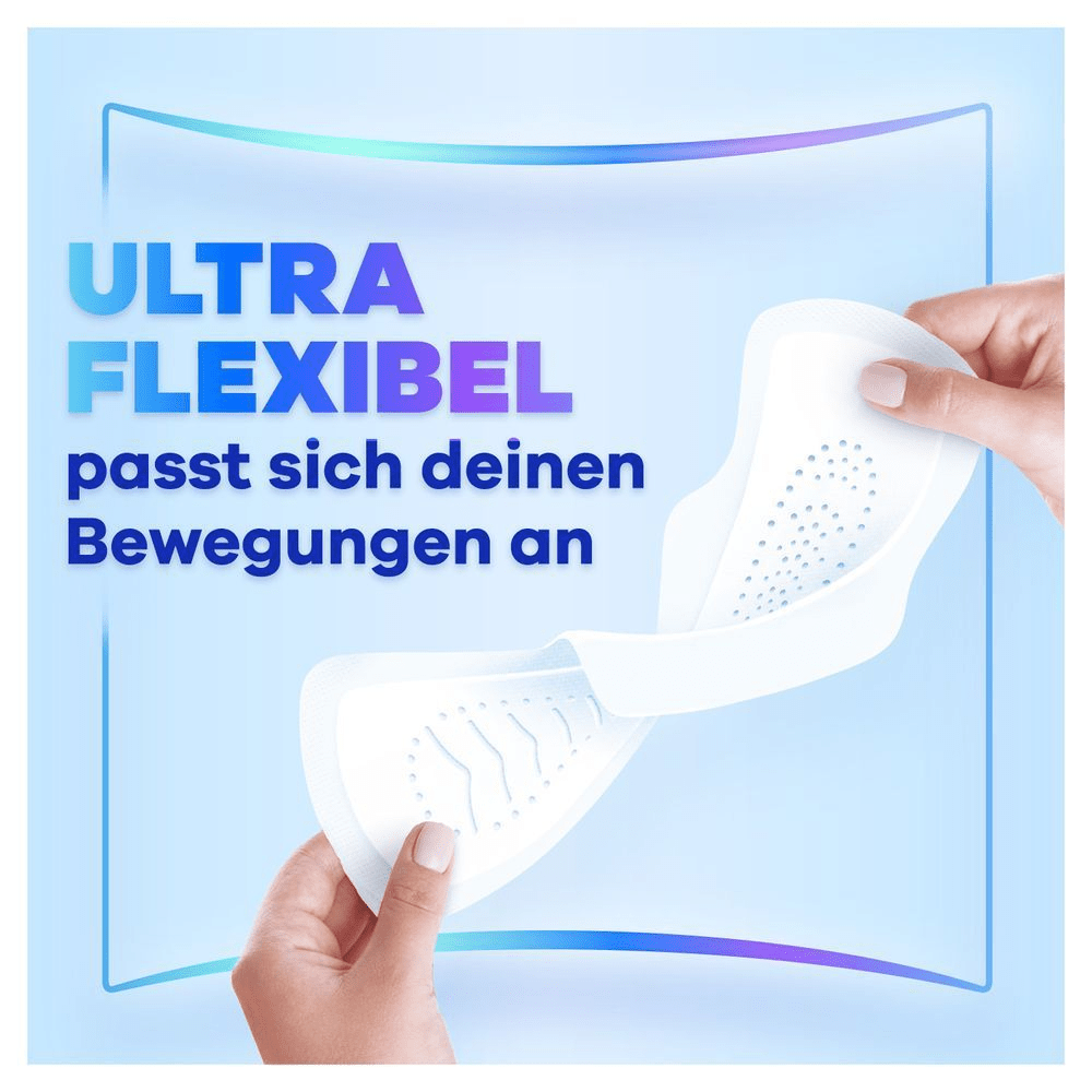 Hand verdreht Always FlexProtect Binde, die ultra flexible ist und sich deinen Bewegungen anpasst.