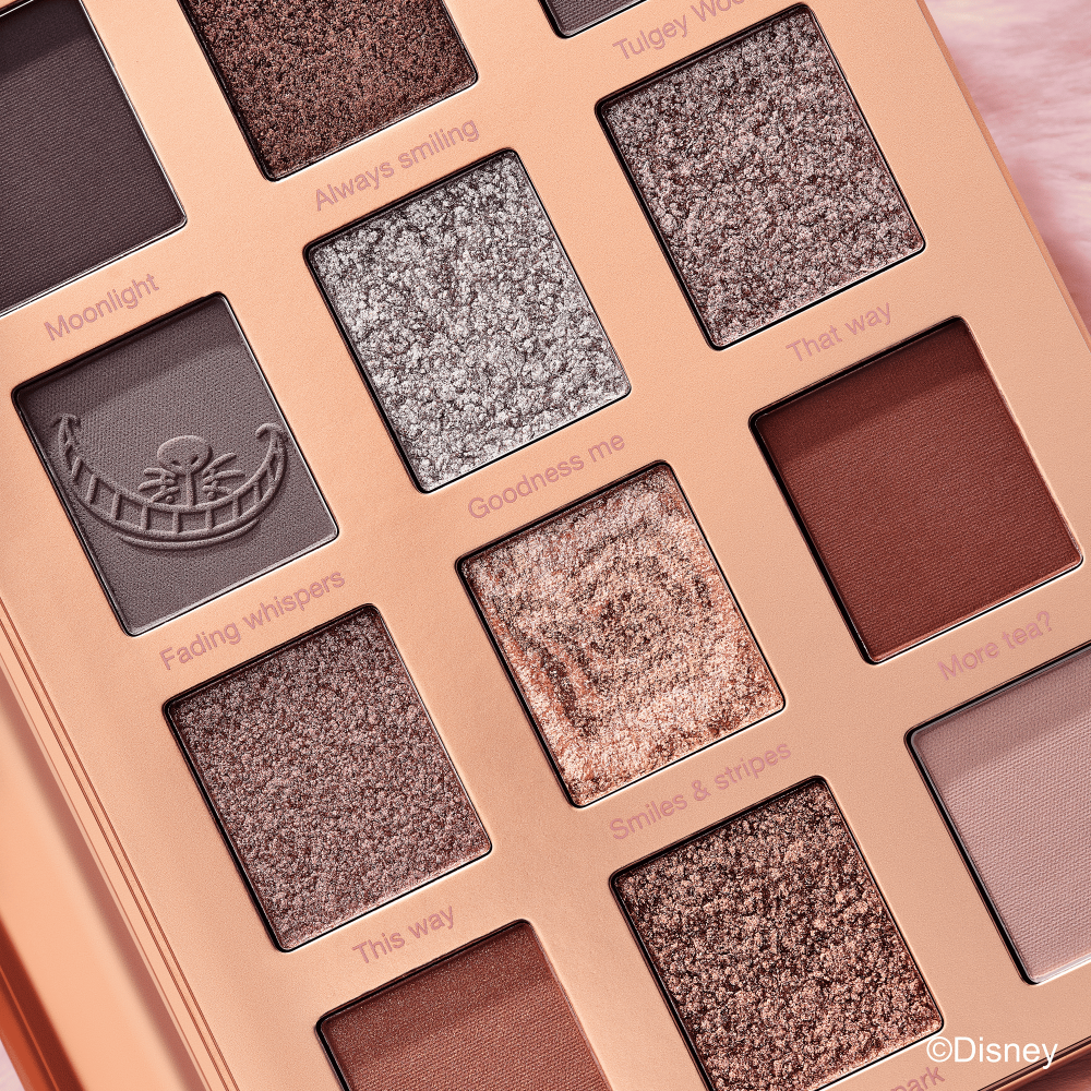 Bild: essence Disney Alice in Wonderland eyeshadow palette 