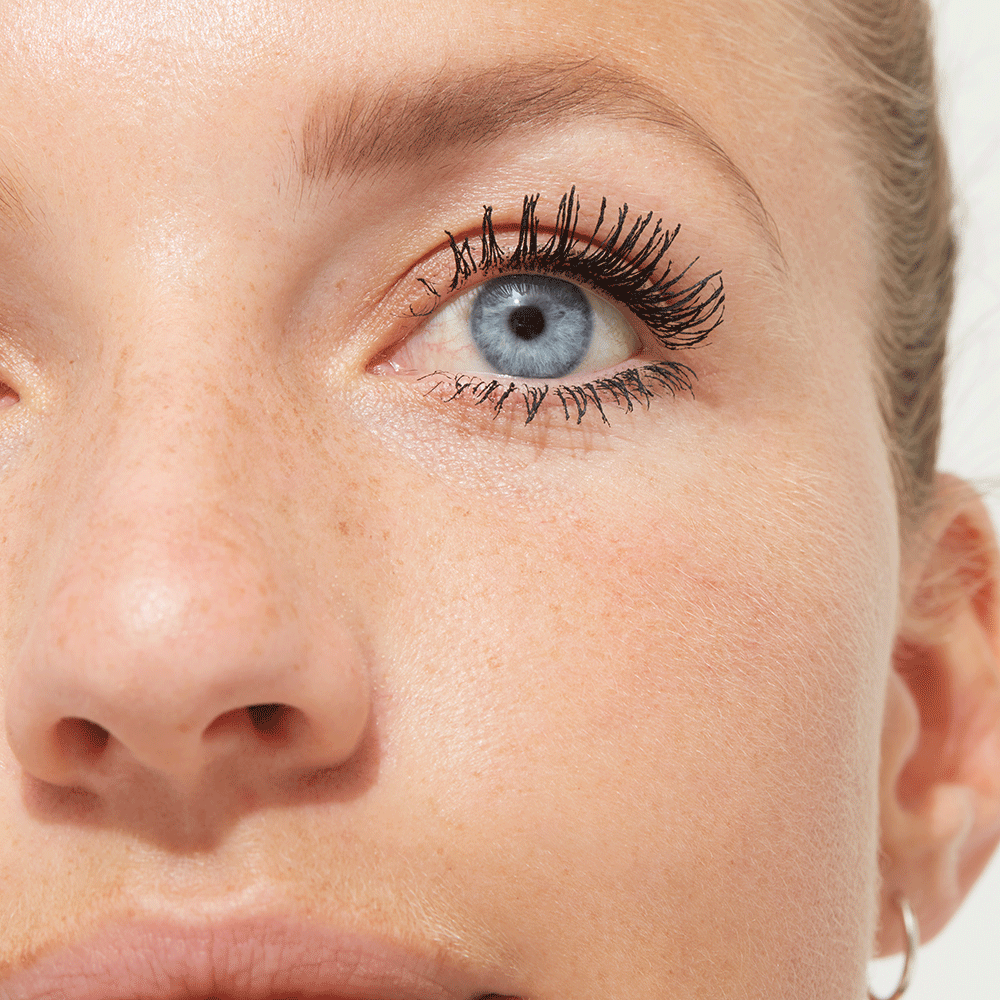 Bild: GOSH Boombastic Crazy Volume Mascara 