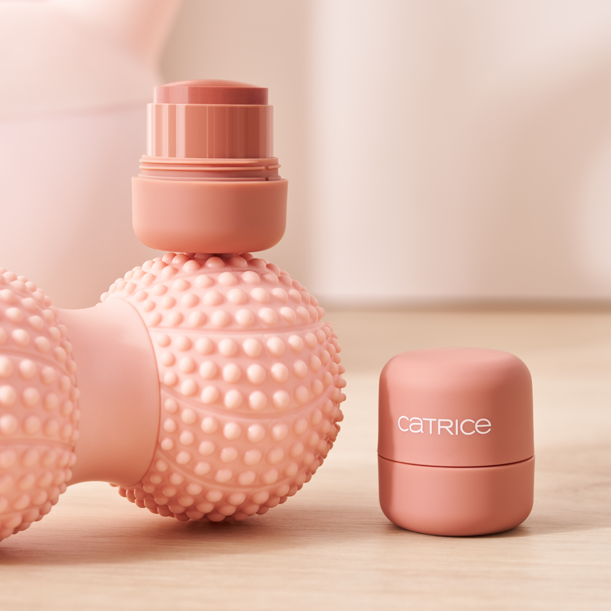 Bild: Catrice MY CORE ESSENTIALS Blushed & Beautiful Multi-Use Stick C01