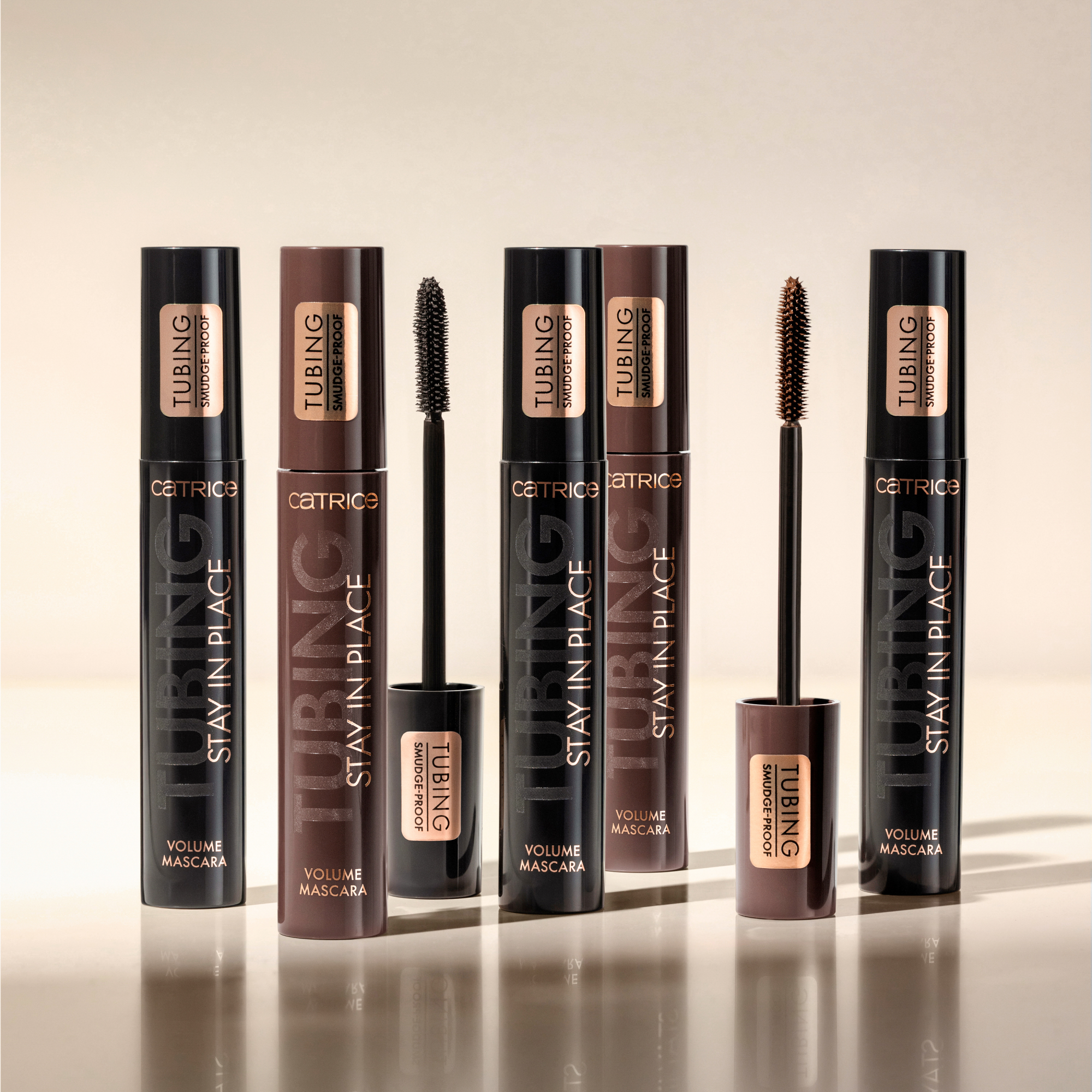Bild: Catrice TUBING Stay In Place Volume Mascara Panda-Proof Brown 020