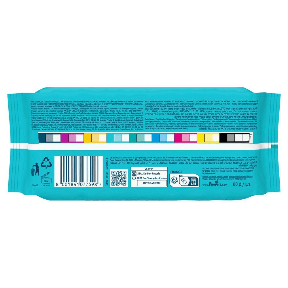 Pampers Feuchttücher Fresh Clean 80 Stück Packung mit Hinweisen zum Recycling in Großbritannien und Frankreich. [CS] Pampers Fresh & Clean dětské vlhčené ubrousky, balení 80 kusů. [HU] Pampers nedves törlőkendő csomagolás, 80 darabos kiszerelés 0% alkohollal és bőrgyógyászatilag tesztelve. [SL] Pampers vlažilni robčki, zadnja stran embalaže z informacijami o 80 kosih v pakiranju.