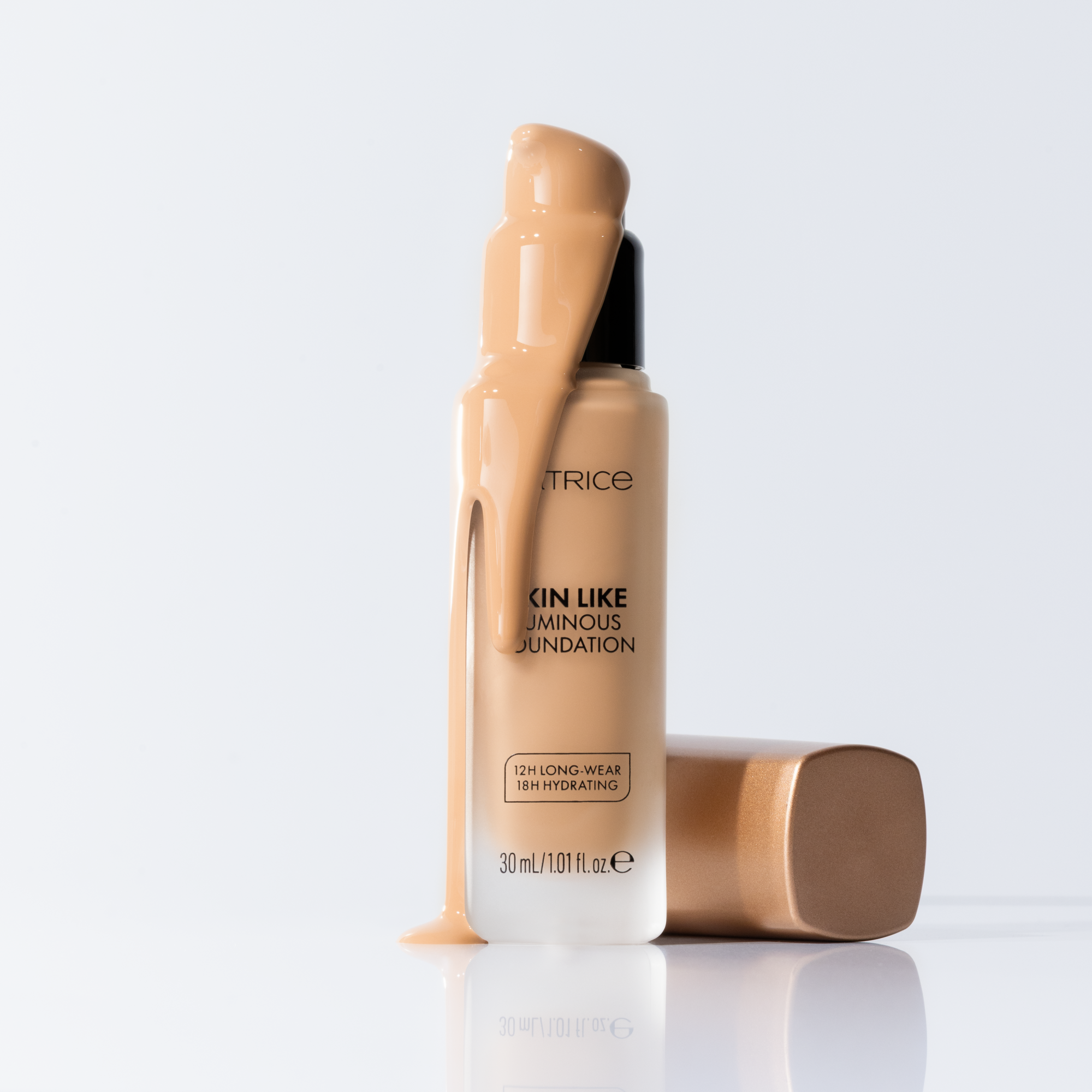 Bild: Catrice Skin Like Luminous Foundation 042C