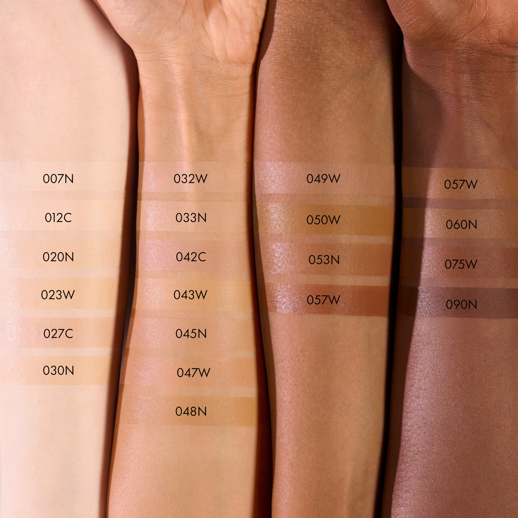 Bild: Catrice Skin Like Luminous Foundation 042C