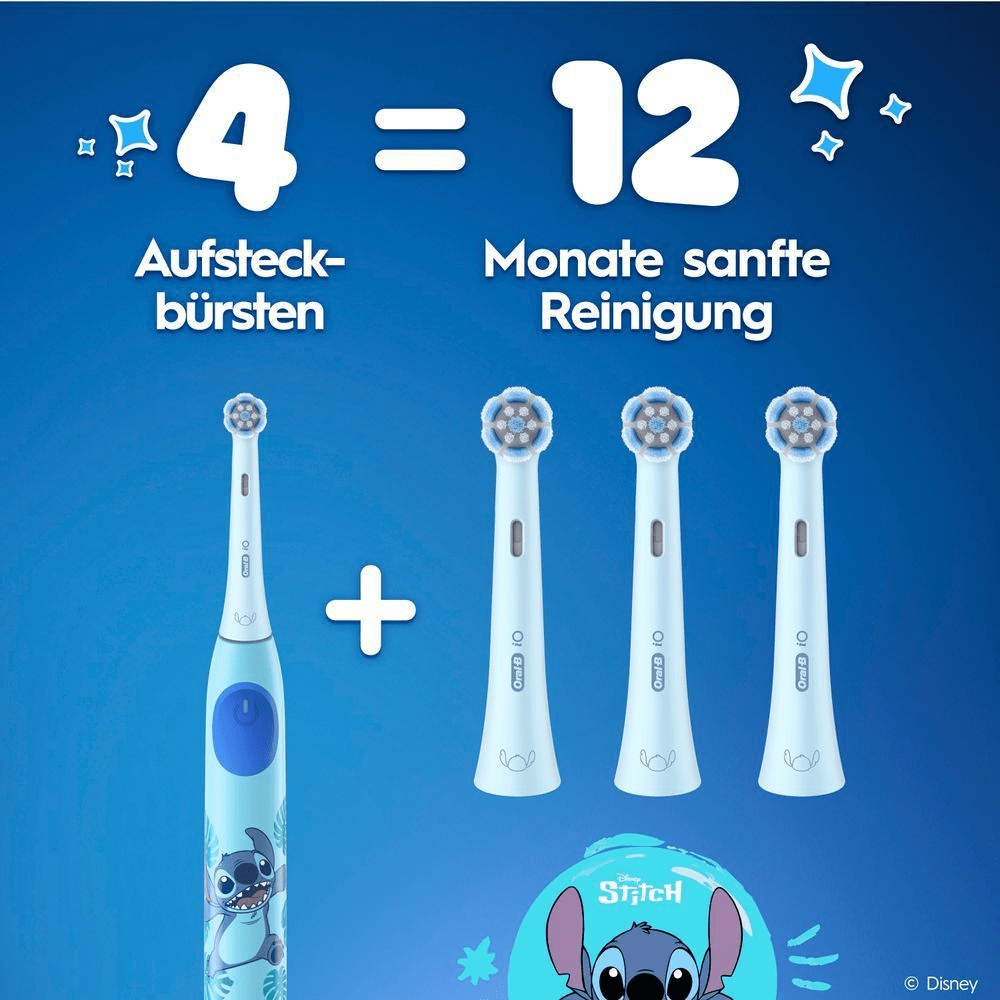 Zahnbürste + Bürstenkopf und 3 Aufsteckbürsten daneben, zeigt, dass 4 Bürstenköpfe =12 Monate sanfte Reinigung sorgen.Stitch in der Ecke des Bildes