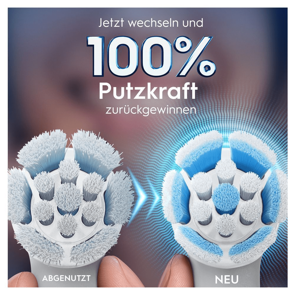 Oral-B Bürstenkopf demonstriert, wie ein neuer Bürstenkopf 100% Putzkraft zurückgewinnt im Vergleich zu einem abgenutzten Bürstenkopf.