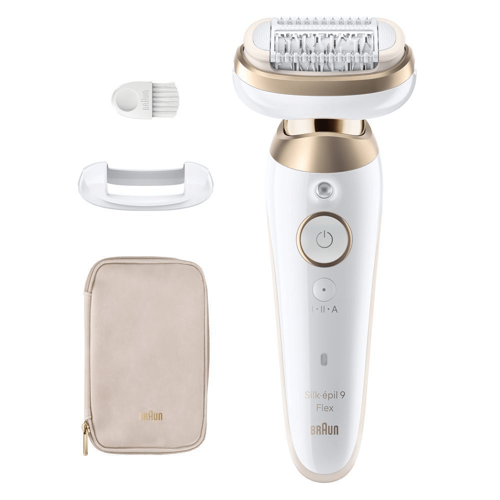 Braun Silk-épil 9 Flex Epilierer mit Reinigungsbürste, Aufsatz und Aufbewahrungstasche. [RO] Braun Silk-épil 9 Flex, prezentat cu husă de depozitare, perie de curățare și cap pentru zone sensibile. [IT] Braun Silk-épil 9 Flex mostrato con la sua custodia da viaggio, la spazzolina di pulizia e un accessorio di protezione. [CS] Braun Silk-épil 9 Flex epilátor zobrazený s pouzdrem, čisticím kartáčkem a nástavcem pro kontakt s pokožkou. [HU] Braun Silk-épil 9 Flex epilátor a csomagolásával, tisztítókefével, borotvafejjel és tárolótáskával együtt látható. [SK] Braun Silk-épil 9 Flex epilátor s príslušenstvom, vrátane čistiacej kefky, nástavca a puzdra na uskladnenie.;