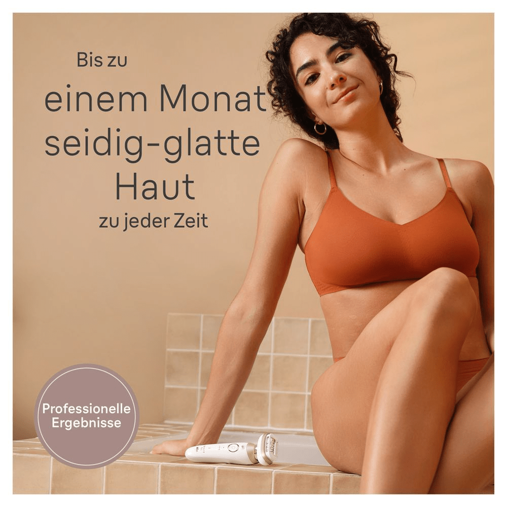 Frau mit seidig-glatter Haut, beworben mit dem Slogan "Bis zu einem Monat seidig-glatte Haut zu jeder Zeit" und dem Braun Epilierer.