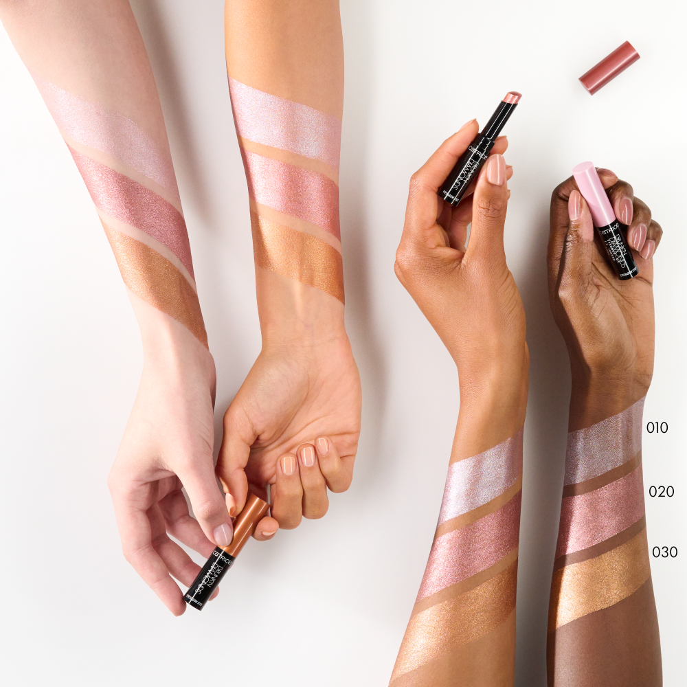 Bild: Catrice Drunk"n Diamonds Eyeshadow Stick Lavender Jelly Haze 010