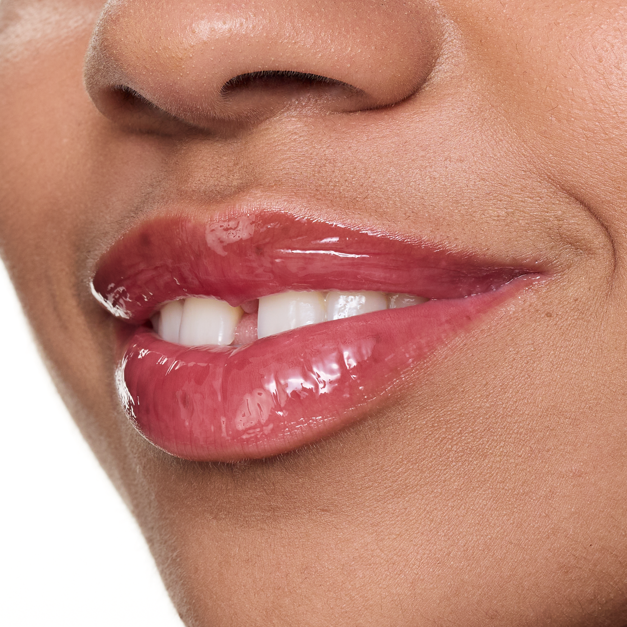 Bild: essence milky GLAZED glossy lip balm Cherry on Top