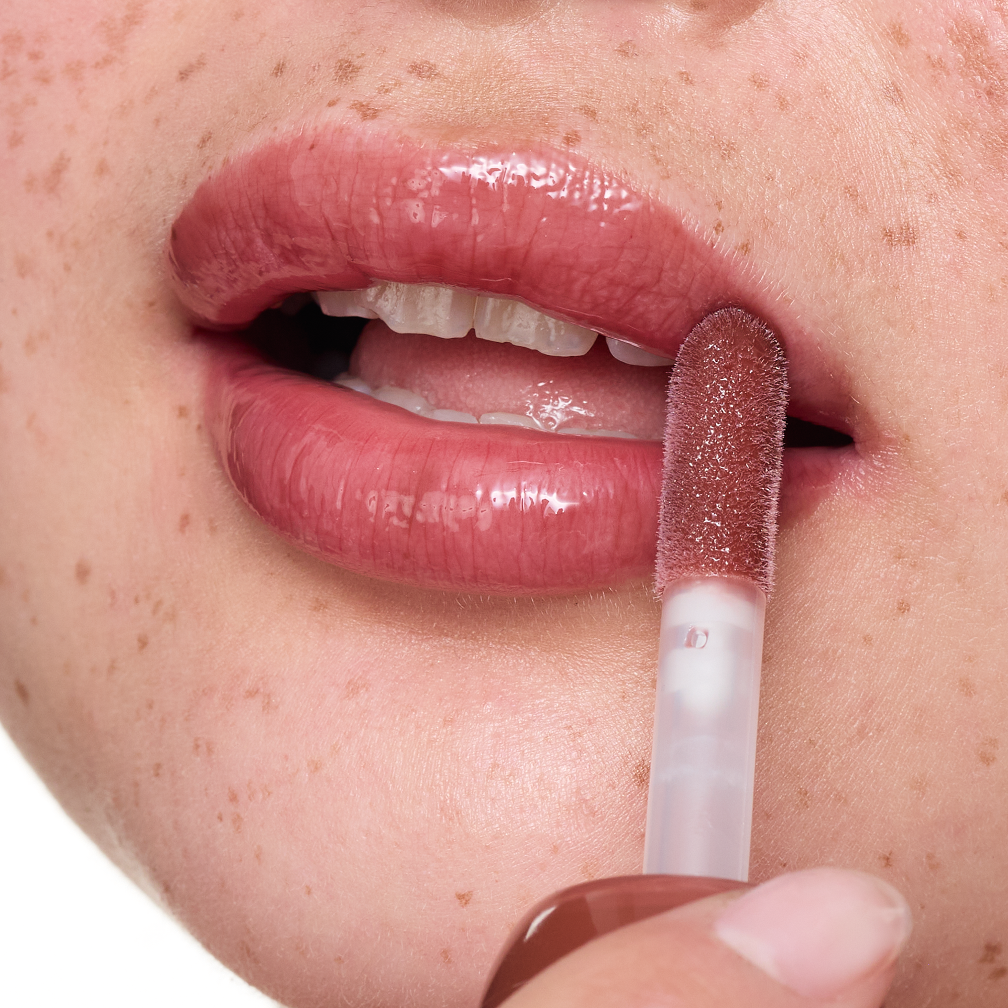 Bild: essence milky GLAZED glossy lip balm Latte-tude