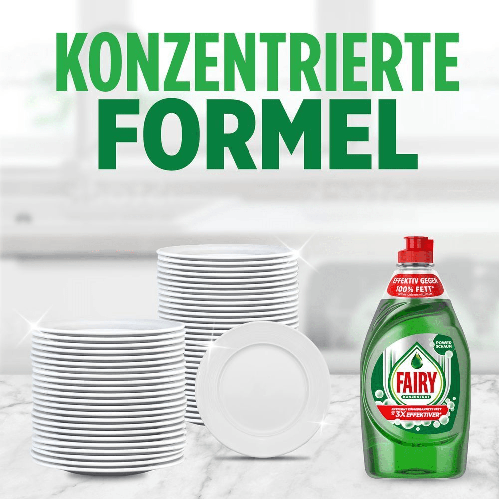 Fairy Original Spülmittelkonzentrat-Flasche neben sauberem, glänzendem Geschirr mit dem Hinweis konzentrierte Formel.