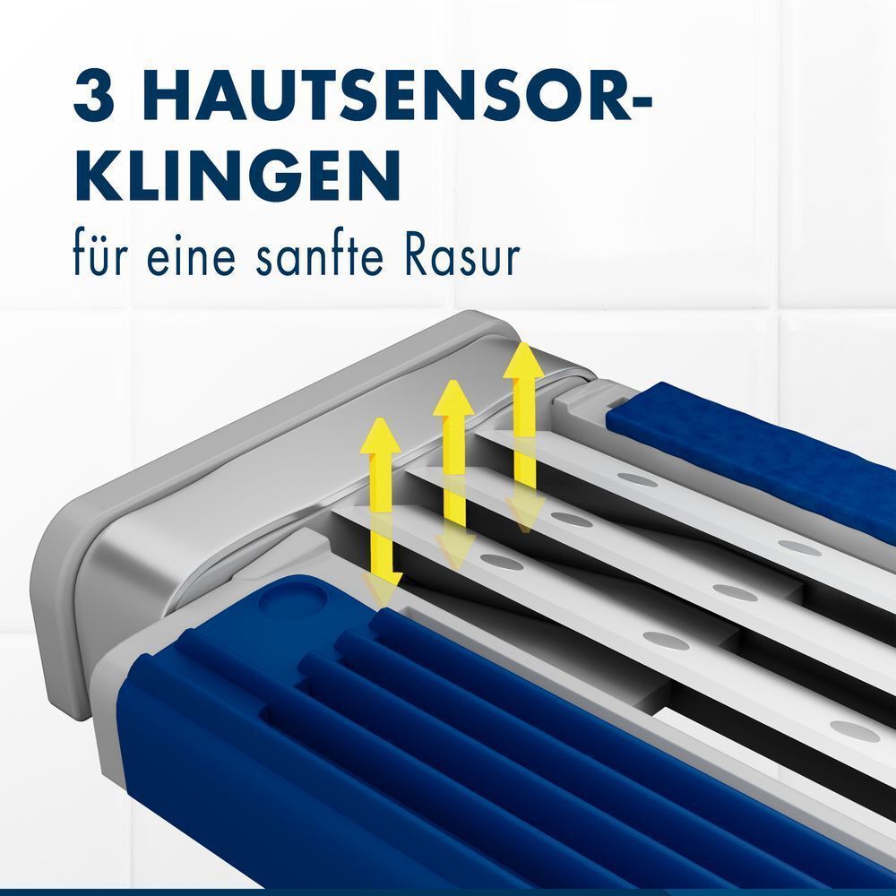 Drei Hautsensor-Klingen des Blue 3 Rasierers, hervorgehoben durch gelbe Pfeile, für eine sanfte Rasur.