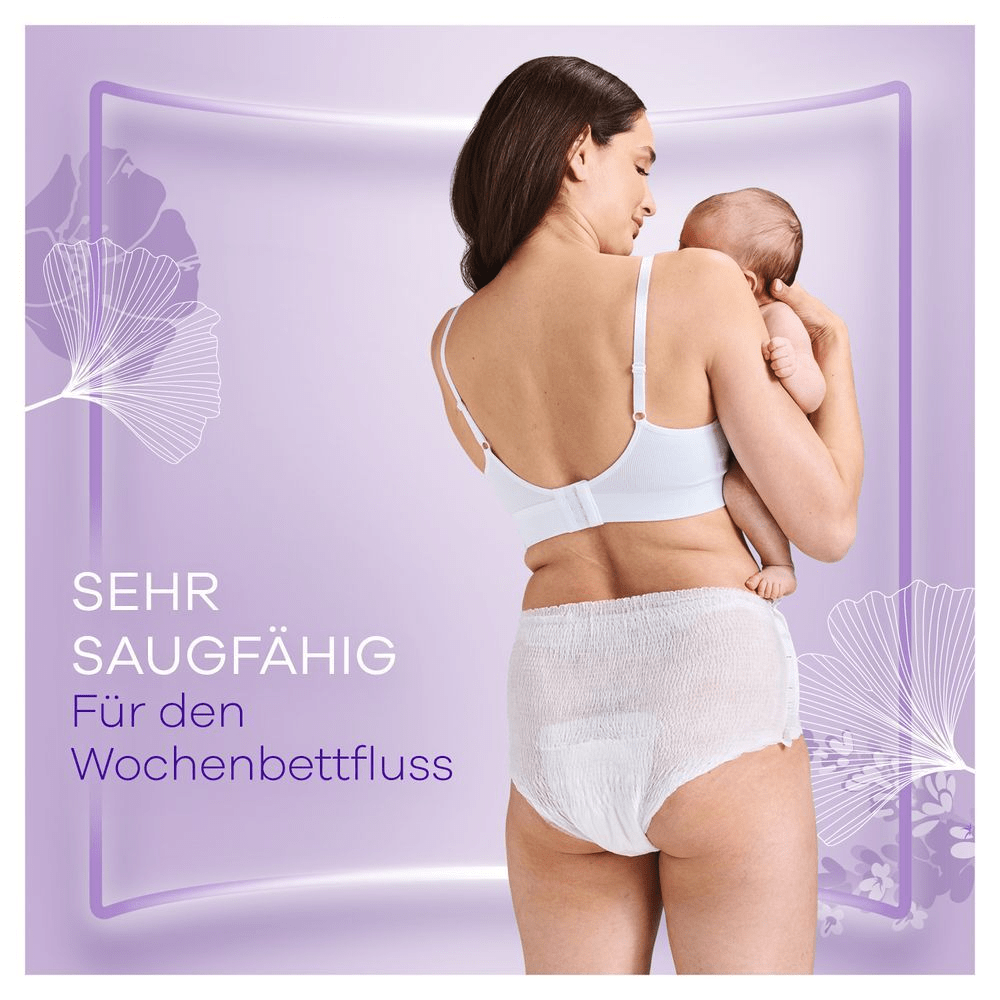 Always Wochenbett Höschen, die von einer Mutter getragen werden, demonstrieren die hohe Saugfähigkeit für den Wochenfluss.