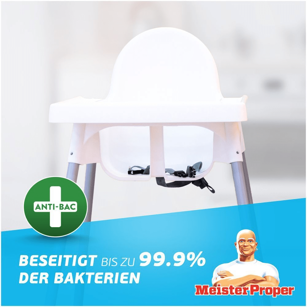 Meister Proper reinigt einen Hochstuhl.