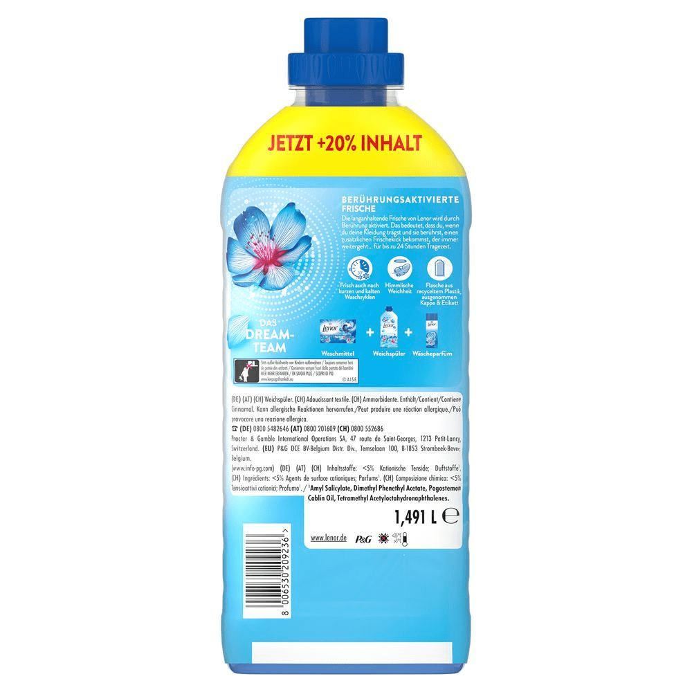 Lenor Weichspüler Flasche mit dem Hinweis +20% Inhalt mit berührungsaktivierter Frische bis zu 24 Stunden. [IT] Lenor ammorbidente con formula Berührungsaktivierte Frische (freschezza attivata dal tocco) e +20% di contenuto.