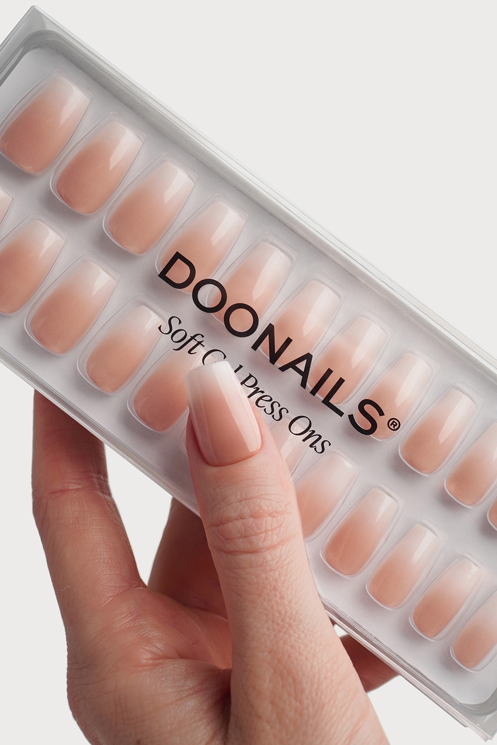 Bild: DOONAILS Soft Gel Press Ons Short Coffin Babyboomer Nude 