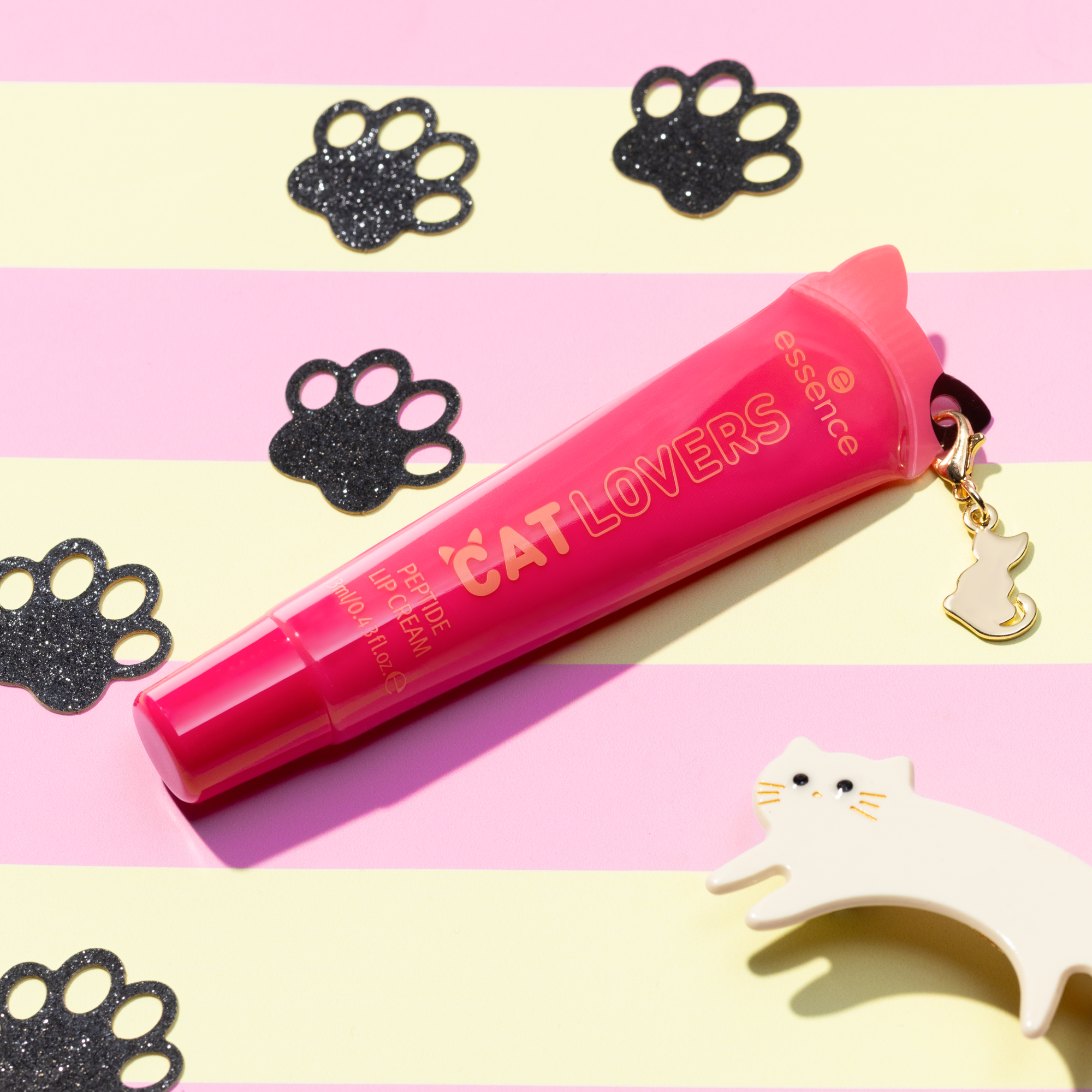 Bild: essence DOG GANG OR CAT CREW?!? CAT LOVERS peptide lip cream 