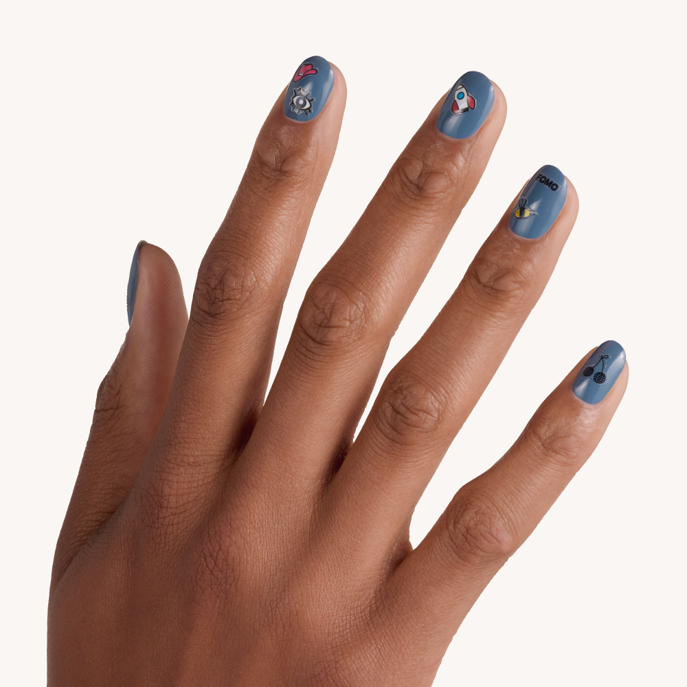 Bild: essence Nagelsticker Happiness Looks Good On You