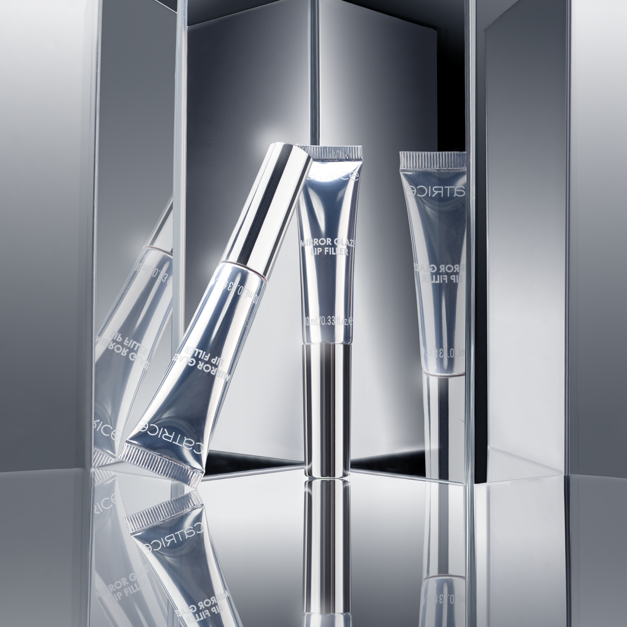 Bild: Catrice BEYOND THE MIRROR Mirror Glaze Lip Filler C02