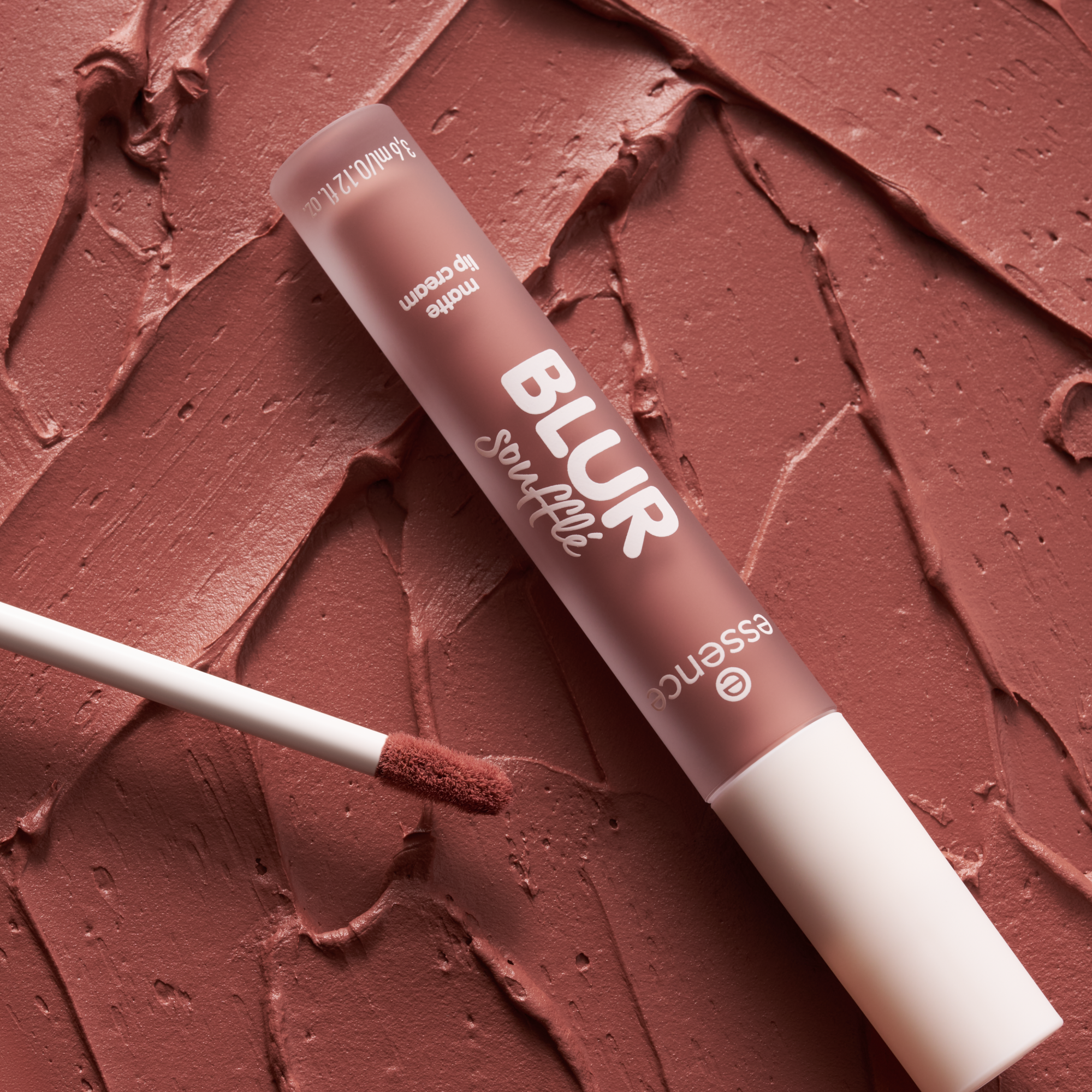 Bild: essence BLUR soufflé matte lip cream Spice Filter 02