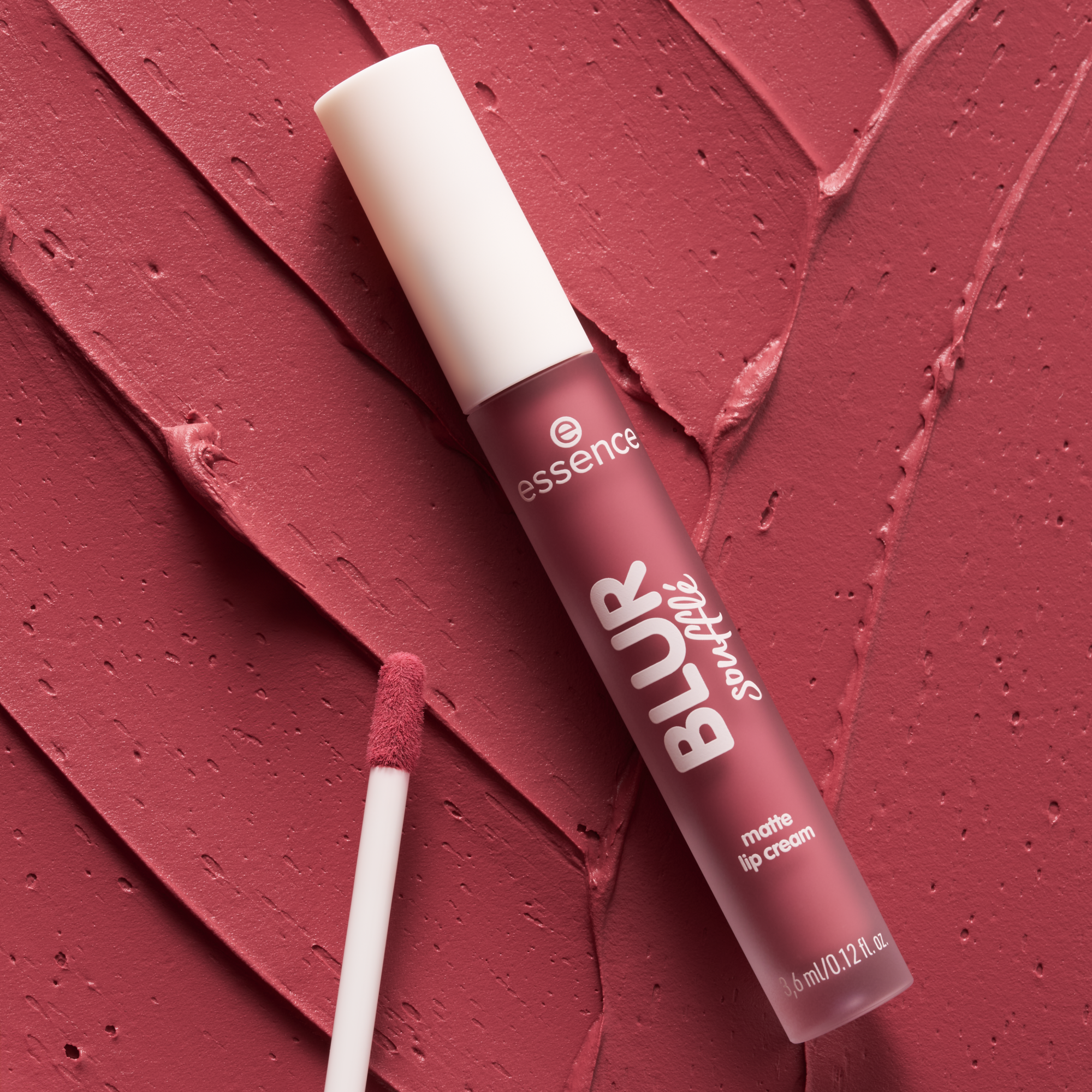 Bild: essence BLUR soufflé matte lip cream Crush Hour 05