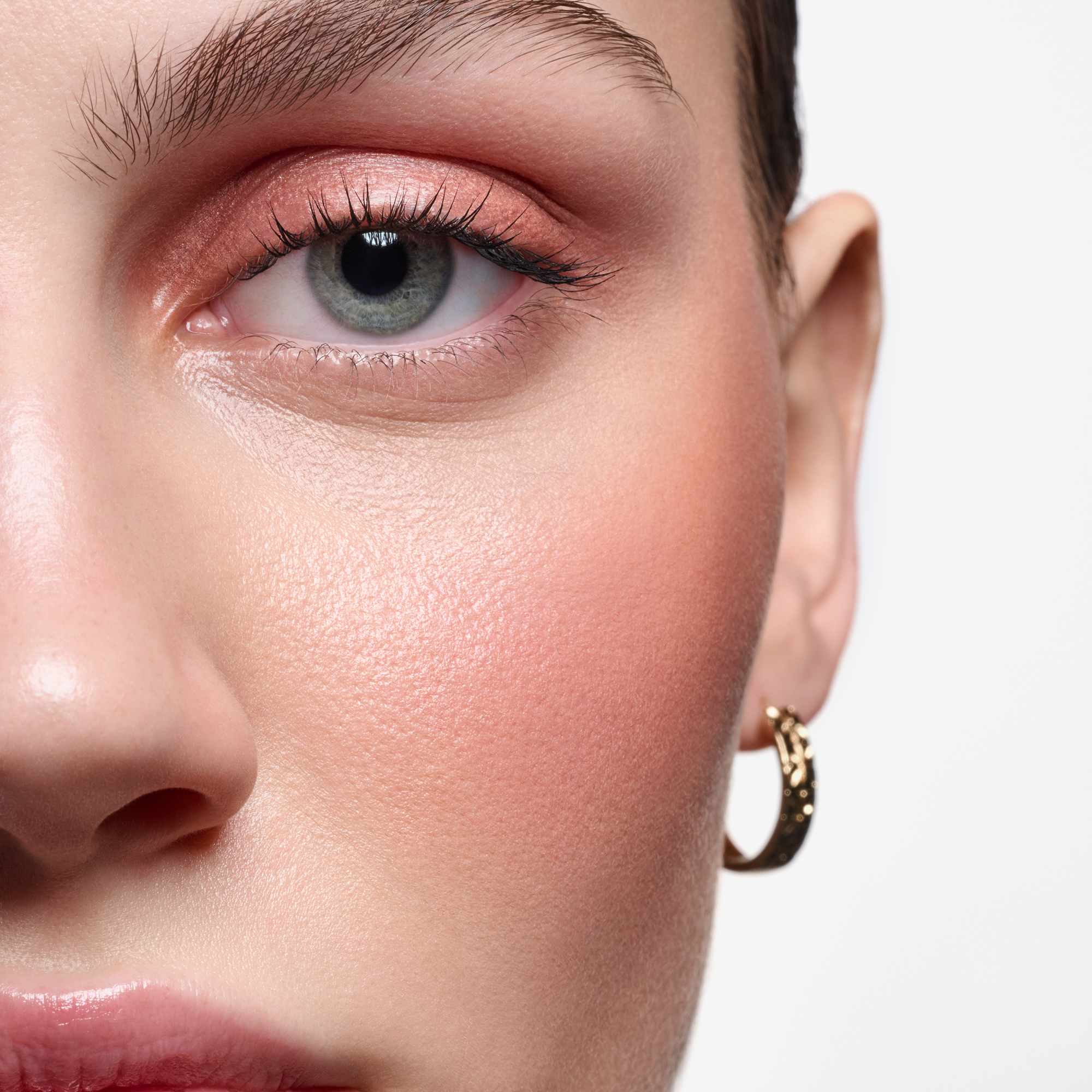 Bild: Catrice CATRICE EYE BLUSHER LIQUID EYESHADOW 040 
