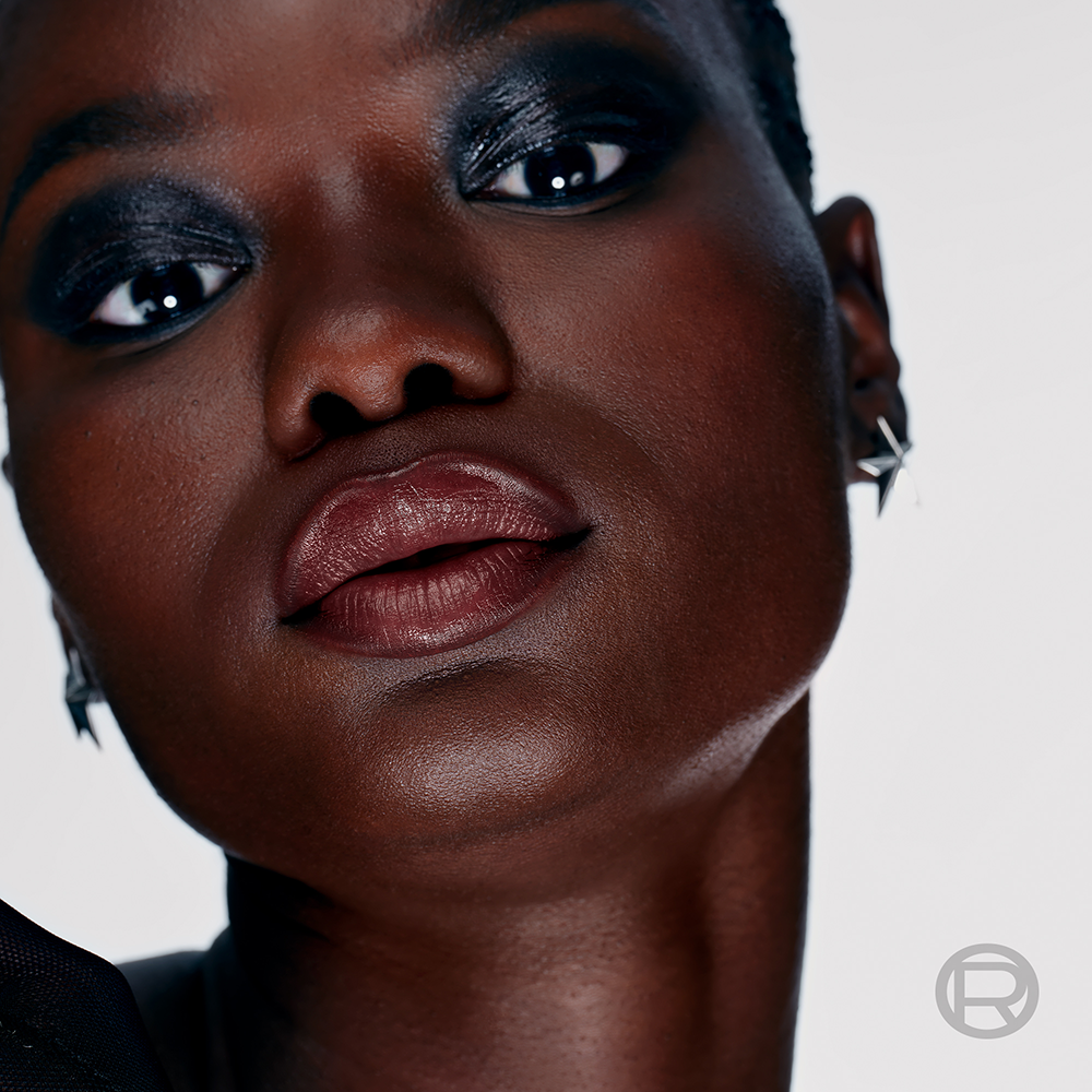 Bild: L'ORÉAL PARIS Mugler Power Matte Lipstick 03