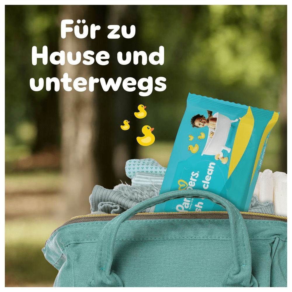 Pampers Fresh & Clean Feuchttücher-Packung in einer Tasche, beworben für Für zu Hause und unterwegs.