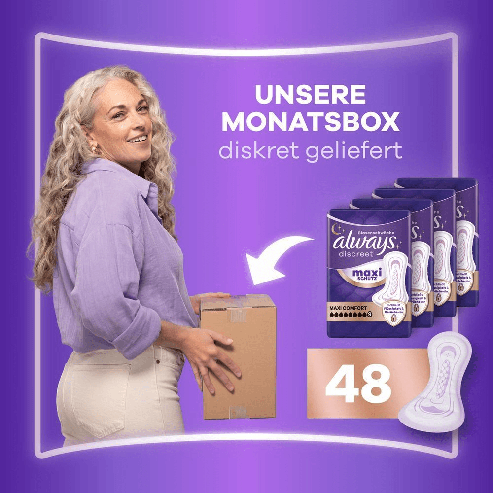 Frau mit einem Always Discreet Monatspaket welches diskret geliefert wird.