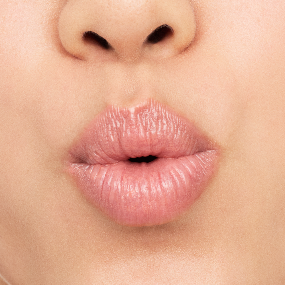Bild: essence GLOSSY GLAZE high shine lipstick 02